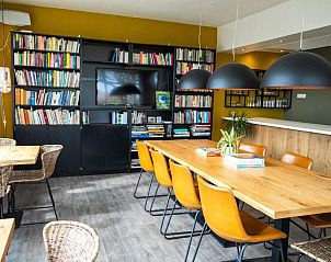 Bibliotheekhoek in Hotel De Horper Wielen, vakantieaccommodatie op Terschelling.