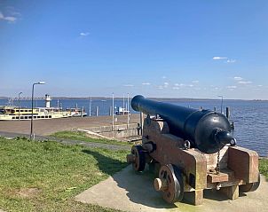 Guest house 160596 - Holiday property Lauwersmeer - Vakantiehuis Chalet Ufergrundst�ck mit eigenem Angelplatz