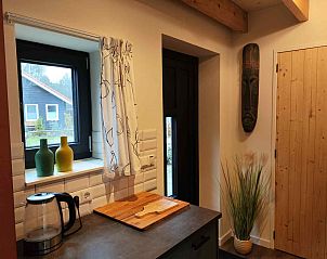 Volledig uitgeruste keuken in DG1552 vakantiehuis, Spier, Drenthe, met fornuis en oven.