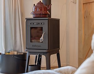 Keuken in vakantiehuis DG1812 in Spier met moderne apparatuur.