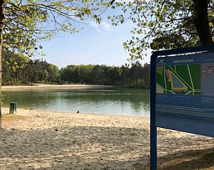 Idyllic lake nearby Cottage in Schoonloo, vacation home in Central Drenthe.