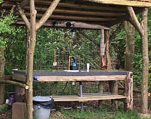 Buitenkeuken bij Vakantiehuisje in Orvelte, koken in de open lucht in Drenthe.