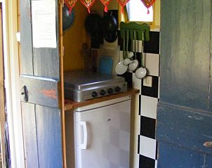 Kompakte Kche im Ferienhaus Whyf'nkot in Uffelte, Sdwest-Drenthe, mit Vintage-Charakter.