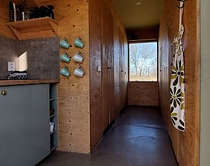 Stijlvolle gang in Vakantiehuis in Mantinge, een sfeervol vakantiehuis in Midden Drenthe, Drenthe.