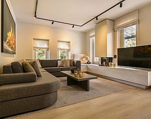 Essecke mit moderner Kche im Hof van Saksen 6-Bett-Bauernhaus 6L in Nooitgedacht, Drenthe.