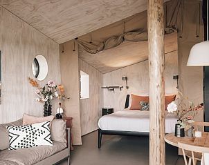 Comfortabele slaapkamer in Vakantiehuis in Odoorn, Midden Drenthe, met stijlvolle inrichting.