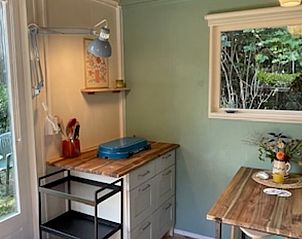 Knusse slaapkamer in pipowagen bij Vakantiehuisje in Wezup, Midden Drenthe.