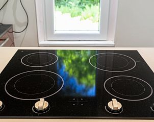 Moderne kookplaat in de keuken van Vakantiehuis in Een, Noord Drenthe.