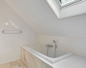 Luxe bad in Vakantiehuisje in Norg, Drenthe voor ultieme ontspanning.