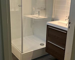 Moderne doucheruimte in Vakantiehuisje in Norg, Noord Drenthe, met luxe voorzieningen.