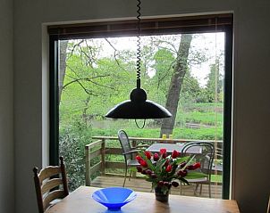 Uitzicht vanuit eetkamer van Huisje in Schipborg, vakantiehuis in Drenthe.