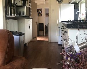 Keuken en woonkamer in Huisje in Schipborg, vakantiehuis in Noord Drenthe.