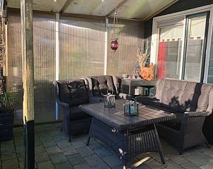 Buitenruimte met open haard bij vakantiehuisje in Schipborg, Noord Drenthe.