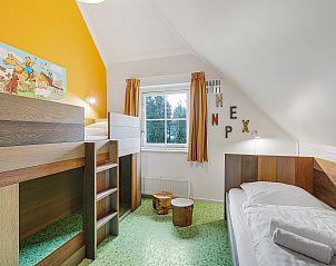 Kinderkamer met stapelbed in Het Land van Bartje, 8-persoons kinderboerderij in Ees, Drenthe.