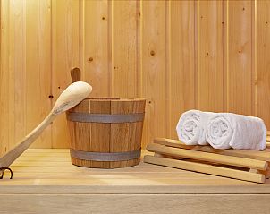 Rustieke buitenkant van Het Land van Bartje 10-persoons boerderij, Ees, Noord Drenthe.