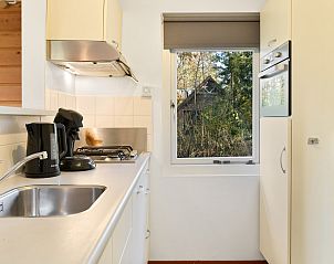 Bovenverdieping plattegrond van Het Land van Bartje 4-persoons bungalow 4B1, Ees, Drenthe, met slaapruimte en zitgedeelte.