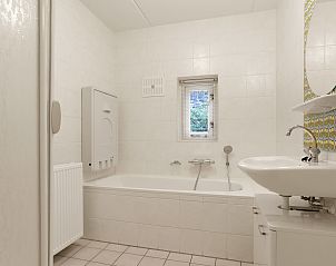 Gezellige sauna in Het Land van Bartje 10-persoons kinderboerderij, Ees, Drenthe, voor ultieme ontspanning.