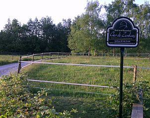 Ingang met bord van Huisje in Roderesch, Noord Drenthe, Drenthe.