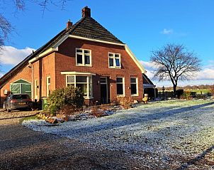 Traditionele boerderij stijl van Vakantiehuis in Zeegse, Drenthe in de winter.