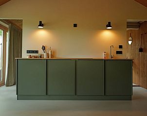 Moderne keuken in Vakantiehuis in Veenhuizen, perfect voor koken in Noord Drenthe, Drenthe.