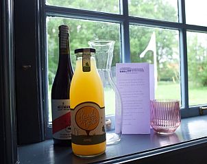 Gezellige keukenhoek in Vakantiehuis in Veenhuizen, Noord Drenthe, volledig uitgerust voor koken.