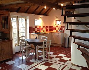 Gezellige keuken in Huisje in Zuidlaarderveen, vakantiehuis met houten balken in Noord Drenthe, Drenthe.