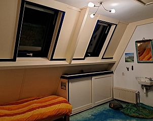 Slaapkamer in Vakantiehuis in Altena met comfortabel bed in Noord Drenthe, Drenthe.