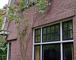 Charmant bakstenen vakantiehuis in Altena, Noord Drenthe, met groene omgeving.