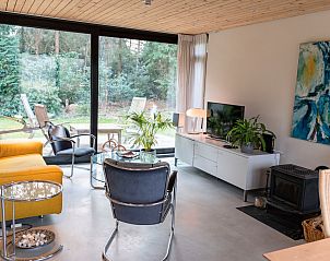 Rustige ligging van DG357 vakantiehuis in Meppen, Drenthe omgeven door bos.