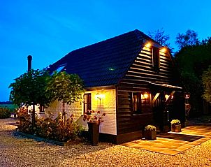 Finse sauna voor vier personen bij Vakantiehuis in Dalen, Zuidoost Drenthe, voor ultieme ontspanning.