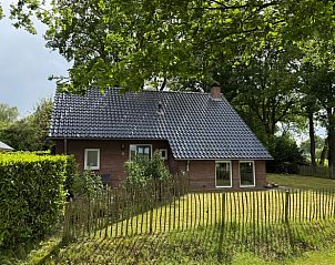 Charmant vakantiehuisje in Gees, Drenthe, met ruime tuin en natuurlijke omgeving.