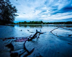 Sterrenhemel boven Erm, Drenthe, perfect voor sterrenkijkers en natuurliefhebbers.