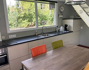 Moderne keuken in Huisje in Geesbrug, vakantieaccommodatie in het groene Drenthe.