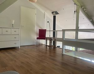 Lichte zolderruimte in Huisje in Geesbrug, vakantiehuis in het rustige Drenthe.