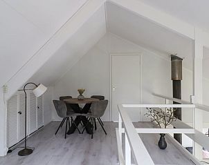 Zolderruimte met zithoek in Vakantiehuisje in Geesbrug, Drenthe.