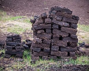 Oude turfstapels in de omgeving van Vakantiehuisje in Coevorden, historie van Drenthe.