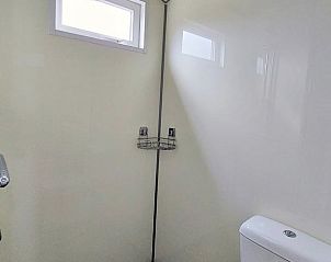 Moderne badkamer in Huisje in Coevorden, comfortabele vakantiewoning in Zuidoost Drenthe, Drenthe.