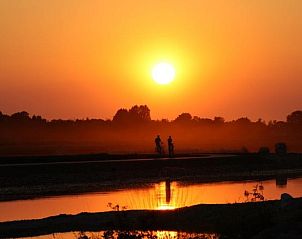 Zonsondergang nabij Vakantiehuis in Nieuw-Schoonebeek, Drenthe.