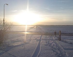 Winterse zonsondergang nabij Vakantiehuisje in Tweede Exlormond, Zuidoost Drenthe, Drenthe.