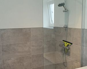 Stijlvolle douche in Huisje in Emmer-Compascuum, vakantiehuis in Zuidoost Drenthe, Drenthe.