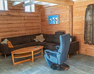 Comfortabele zithoek in Vakantiehuis in Zwinderen, perfect voor familietijd in Zuidoost Drenthe.