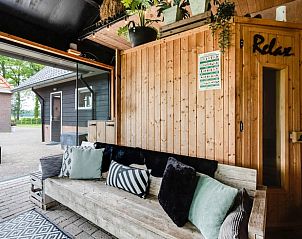 Relaxruimte met sauna in Huisje in Fluitenberg, ideaal voor ontspanning in Zuidwest Drenthe.