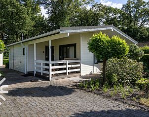 Guest house 200227 • Holiday property Zuidwest Drenthe • Comfortabel 4 persoons chalet omgeven door groen in 