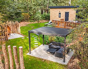 Entspannen Sie sich in der Sauna von Chalet Aurora, einem Ferienhaus in Dwingeloo, Sdwest-Drenthe, umgeben von grner Natur.