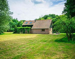 Keuken en eetruimte in vakantiehuis DG603, Dwingeloo, Zuidwest Drenthe, met moderne voorzieningen.
