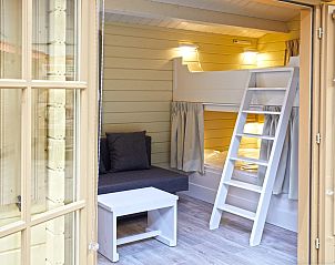 Gezellige slaapkamer met stapelbed in Kampeerchalet de Avondster, Dwingeloo, Zuidwest Drenthe.