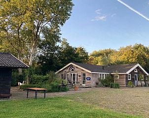 Huisje in Dwingeloo, een charmant vakantiehuis in Zuidwest Drenthe, omgeven door natuur en rust, ideaal voor een ontspannen verblijf.