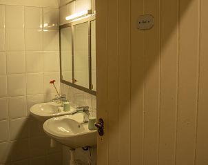 Comfortabele woonkamer met kunst in DG1649 vakantiehuis, Wapse.