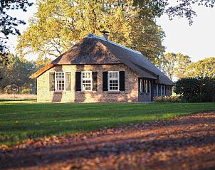 Guest house 202218 • Holiday property Zuidwest Drenthe • Prachtig gelegen 10 persoons vakantieboerderij in Uffelte - 