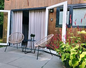 Terras van Huisje in Elim, bed and breakfast in Elim, Zuidwest Drenthe, met comfortabele zitplaatsen.